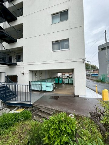 メゾン枚方リバーサイドのその他共用部分|ゴミ置き場スペースです。