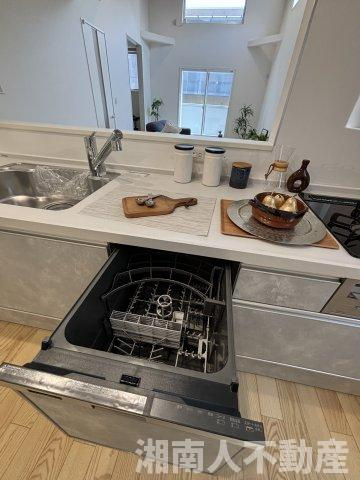 茅ヶ崎市若松町13-2新築戸建てのキッチン|コンパクトなキッチンで掃除もラクラク