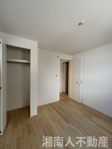 茅ヶ崎市若松町13-2新築戸建ての洋室|個人の部屋や寝室として使える洋室です