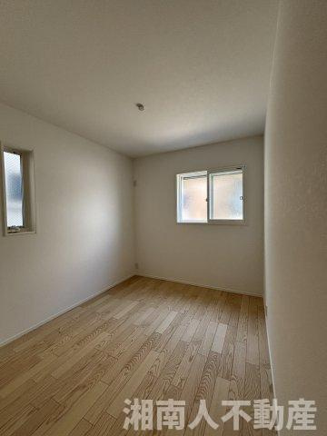 茅ヶ崎市若松町13-2新築戸建ての洋室|明るい洋室です