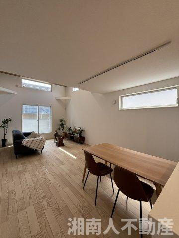 茅ヶ崎市若松町13-2新築戸建ての居間・リビング