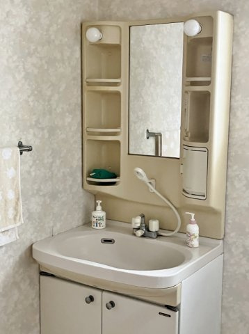 碧南市東山町　中古住宅の洗面所