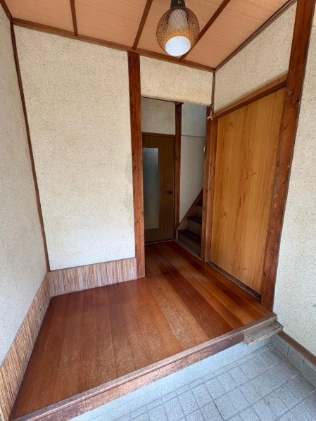 物集女町南条の玄関