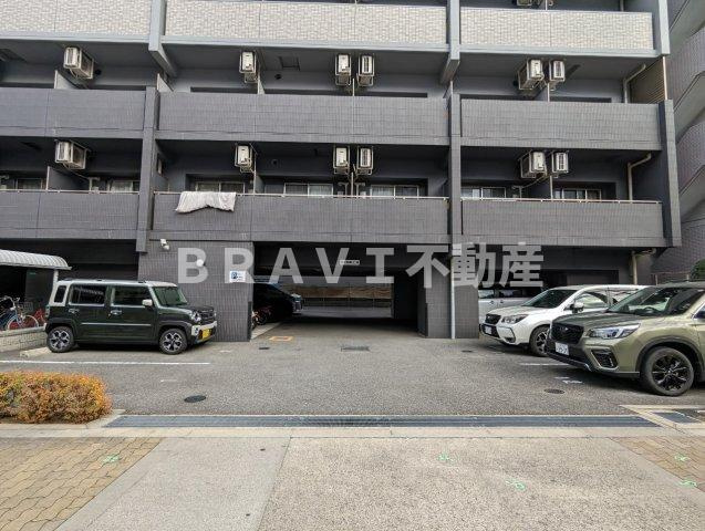 エスリード深江橋 BRAVI不動産の駐車場