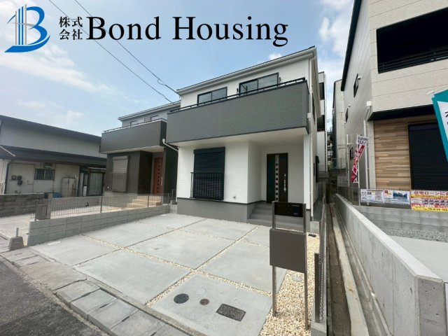 小中学校徒歩10分圏内・お車2台駐車可能　神陵台10期　1号棟の駐車場