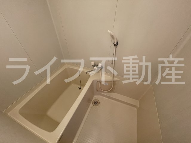 カルム東大阪の浴室|日々の疲れを癒すお風呂付です