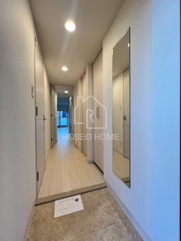 ラ・フォルム本町WESTの玄関