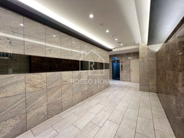 ラ・フォルム本町WESTのロビー