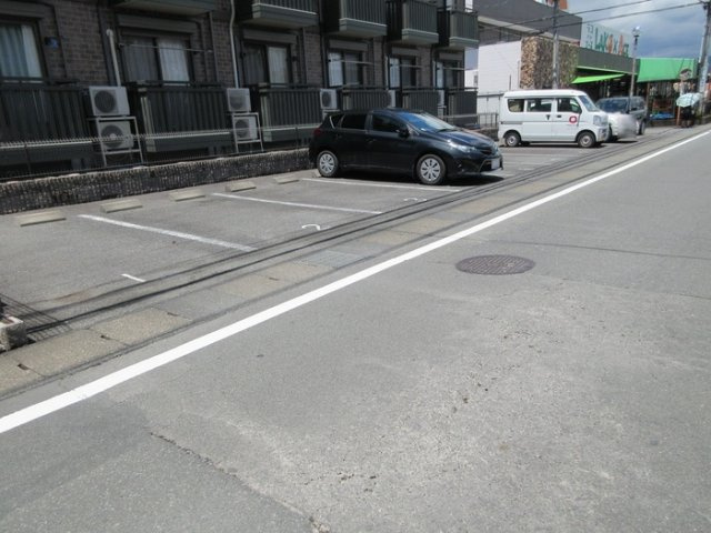 グランセジュールの駐車場