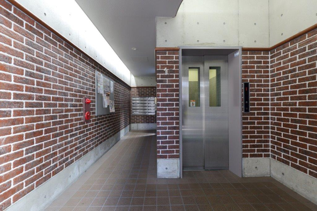 リージェント中ノ橋のエントランス