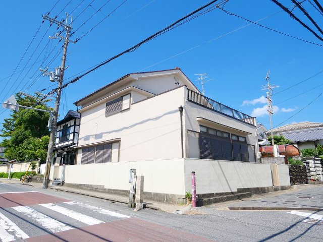 高畑町店舗の外観|建物外観を気になさる方へ、見た目の良い物件です