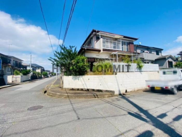 富里市新橋　中古戸建の前面道路含む現地写真