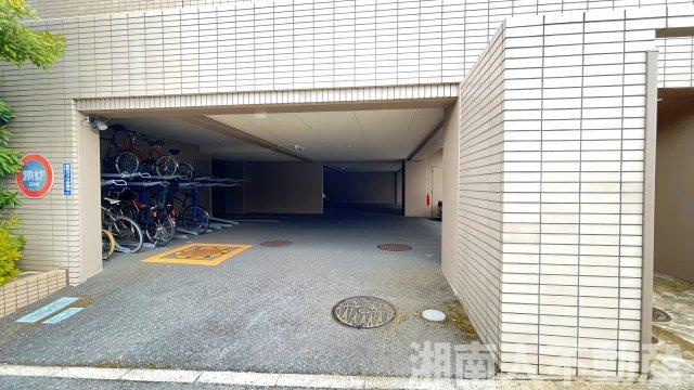 サーパス藤沢湘南台第2の駐車場