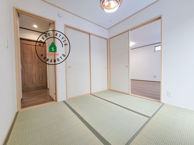 熊本市中央区萩原町第1-1棟（A号棟）の和室|和室を上手に活用すると暮らし方の幅が広がります。例えば普段は開け放して、子供の小さいうちはお昼寝や遊びのスペースに。畳はソフトなので転んでもケガをしにくく安心です