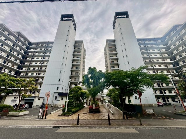 日商岩井野江マンションの外観