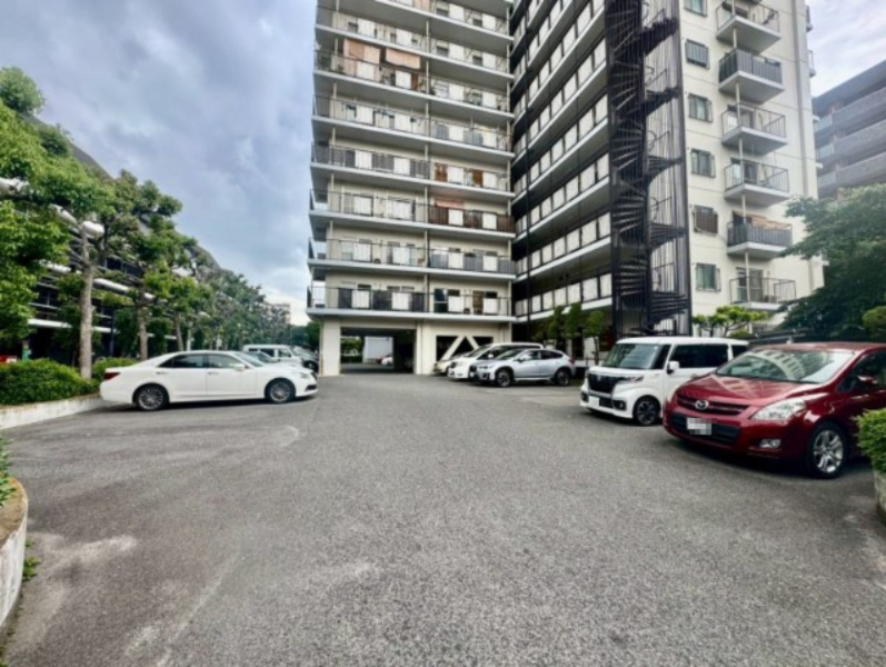 日商岩井野江マンションの駐車場