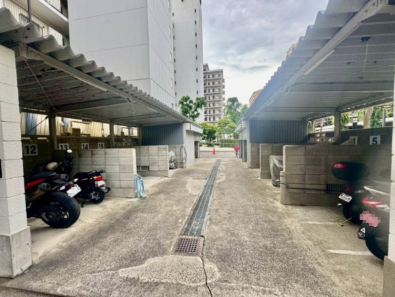 日商岩井野江マンションの駐輪場
