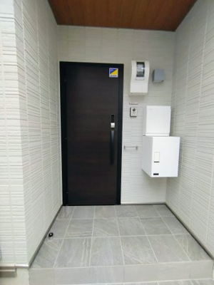 【玄関】 | ソラーナ小松原