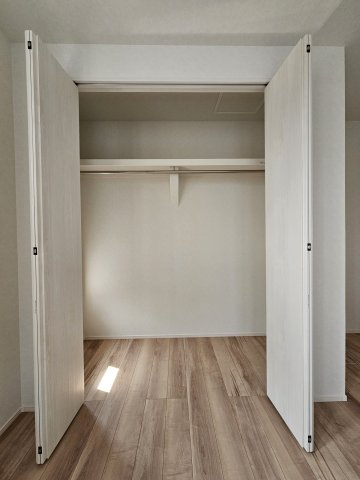 野田市五木新町　中古戸建　令和5年築の収納|クローゼットも広いため、寝具等を沢山しまう事ができます。