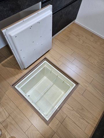 野田市五木新町　中古戸建　令和5年築のその他|床下収納部分です。非常食など備蓄用にお使いください。