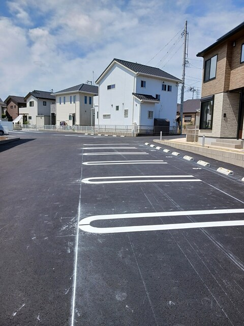 シャルマン　ワンの駐車場