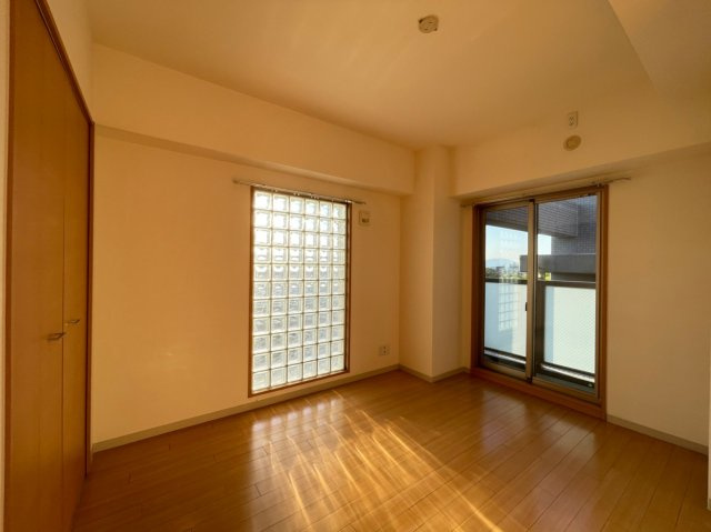 ピアッツァレント今井町の洋室|クローゼット付き洋室6帖