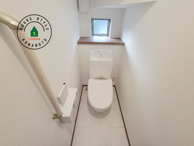 熊本市東区下江津1丁目第1-2棟（A号棟）のトイレ|温水洗浄便座を完備しております。2ヶ所にトイレがあるのは朝の慌ただしい時間も安心です。