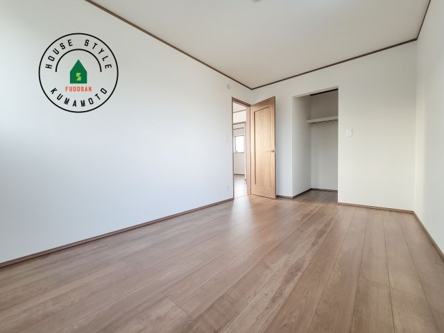 熊本市東区下江津1丁目第1-2棟（A号棟）の寝室|主寝室には収納力に優れたクローゼットがありますので、お部屋もすっきり片付きます。