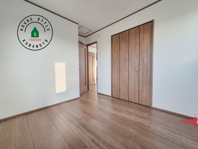 熊本市東区下江津1丁目第1-2棟（A号棟）の子供部屋|穏やかな光が差し込む室内には、穏やかな時間が流れます。