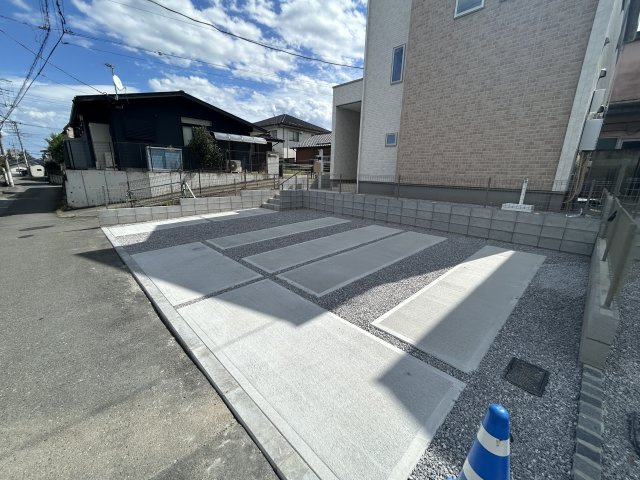 新築　前橋市元総社町　GRAFARE　2号棟の駐車場|現地写真　駐車スペースは並列2台分可能です！
