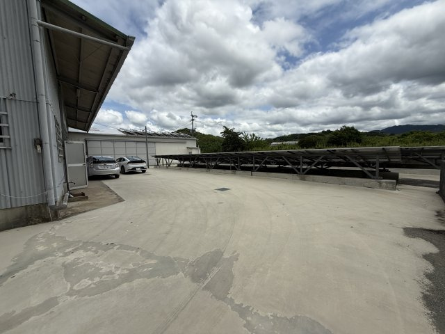 山崎倉庫の駐車場