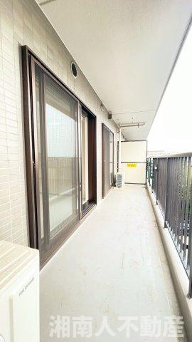 アエラス辻堂ウエストウイングのバルコニー|外からの目が気にならないバルコニーで洗濯物が干せます