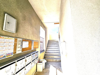 【ロビー】 | 海出ビル | ゆとりのあるロビーです