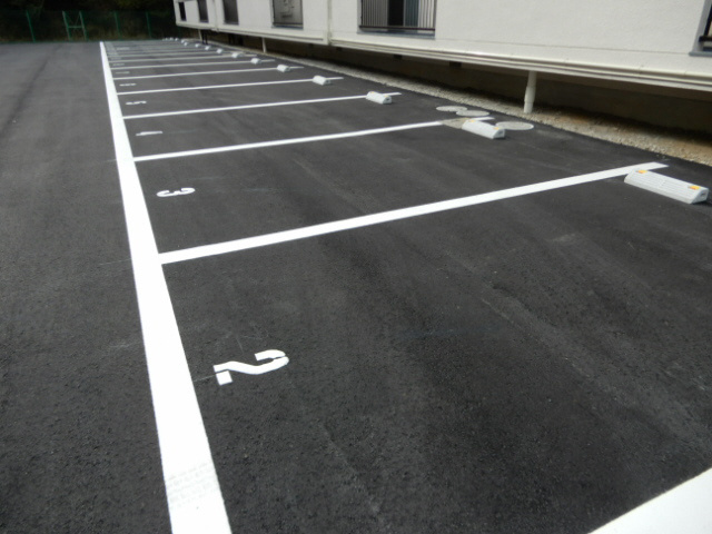 クローバー広畑才の駐車場