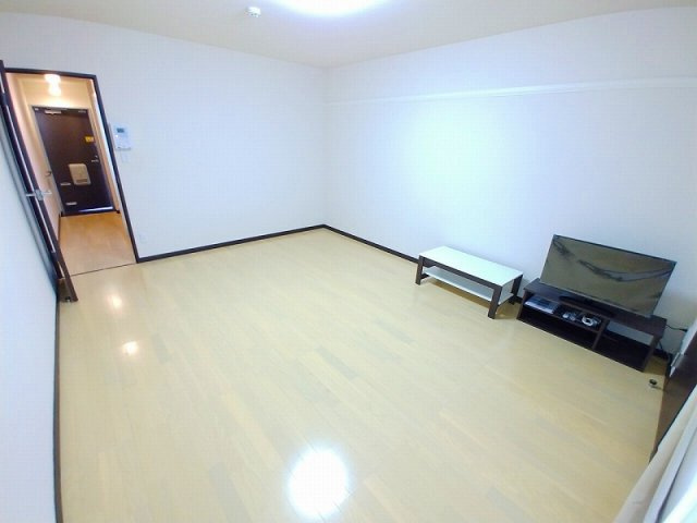 レオネクストパインルージュ立石の居間・リビング