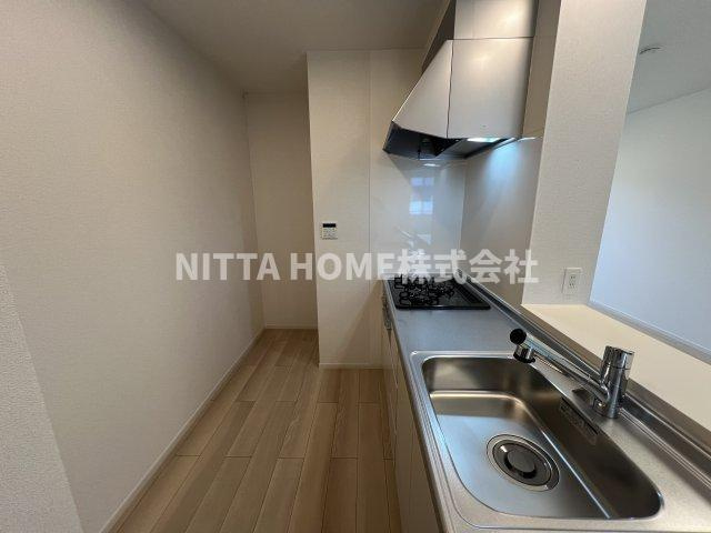 クレール丹波Ⅱのキッチン|リビングを見渡せるカウンターキッチン◎