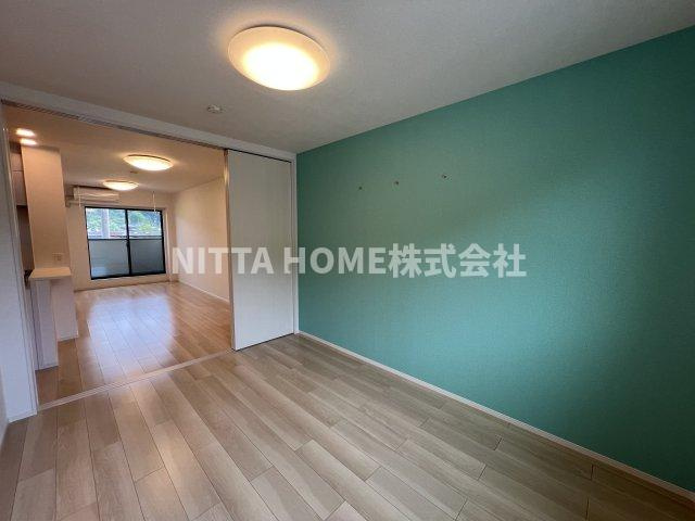 クレール丹波Ⅱの居間・リビング|照明器具付きが嬉しいですね(^^♪