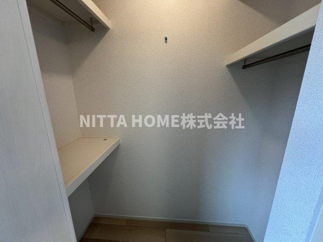 クレール丹波Ⅱの収納|洋室についているウォークインクローゼットです★