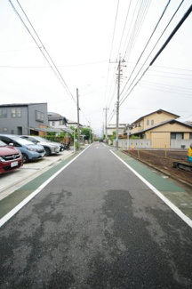 【前面道路含む現地写真】