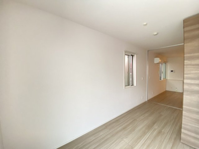 【洋室】 | SOMA SAKAI | 個人の部屋や寝室として使える洋室です