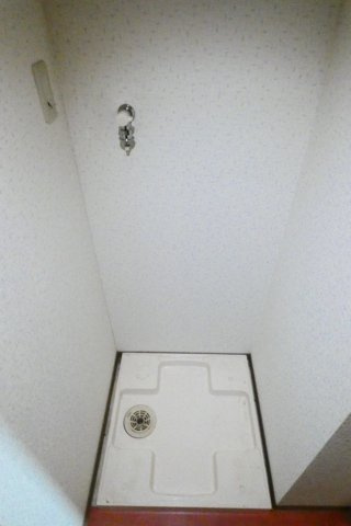 【設備】 | 室内洗濯機置場完備。