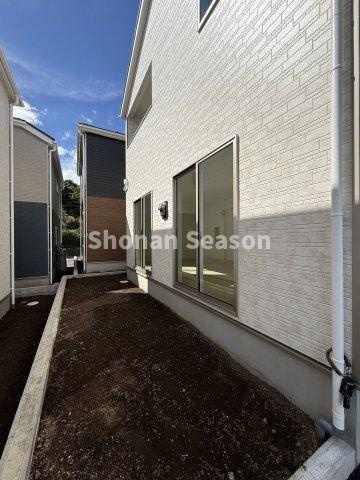 【庭】 | 南庭なので、日当たりも良く家庭菜園やガーデニングも楽しめますよ♪