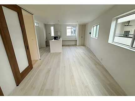 広島市佐伯区八幡東2丁目　新築一戸建て(全3棟)の居間・リビング