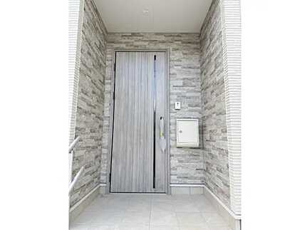 広島市佐伯区八幡東2丁目　新築一戸建て(全3棟)の玄関