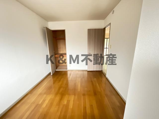 コーポピオーネⅡの寝室|開放的な寝室です