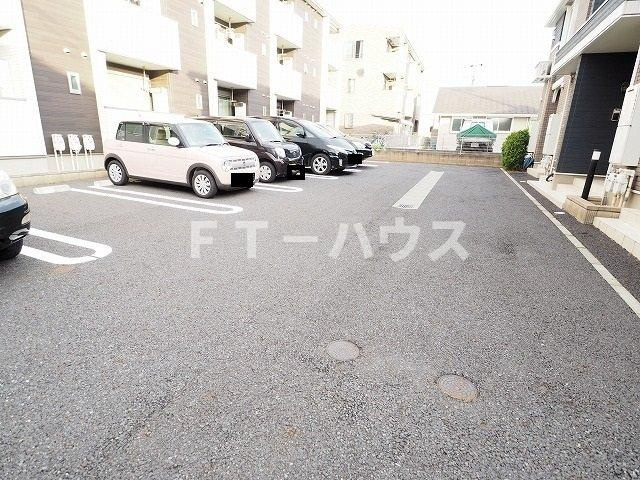 レアルの駐車場|駐車場