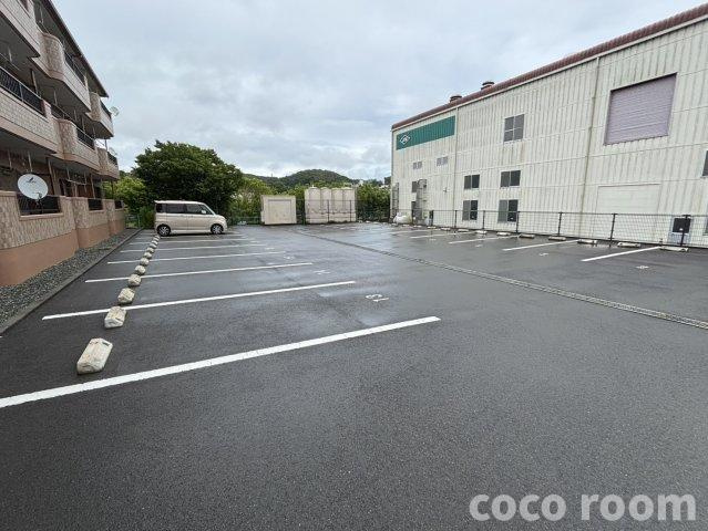 エスポワール女神の駐車場