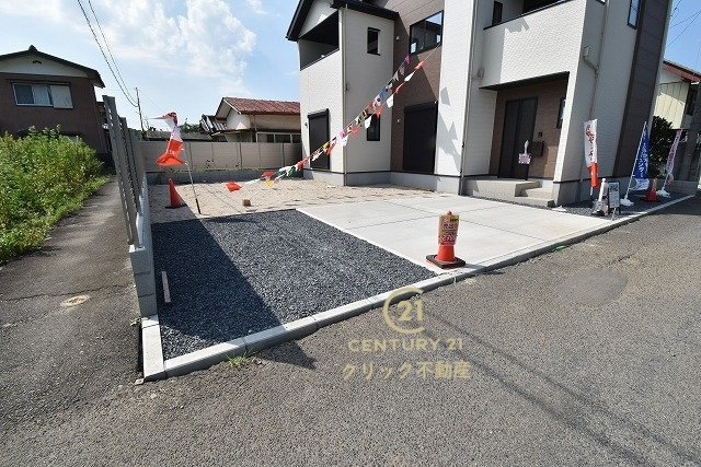 ケイアイフィット　常陸太田市馬場町　2期 　限定1棟！の駐車場|新築戸建てを購入する際、庭付き、駐車場付きは大変魅力的です。十分な駐車スペースがあれば、ご家族様それぞれが車をご所有の場合や来客の際も安心です。