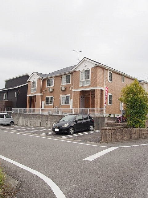 サンフォレストⅡの駐車場
