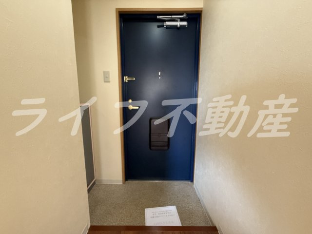 シティパレス21玉造の玄関|収納もある玄関です